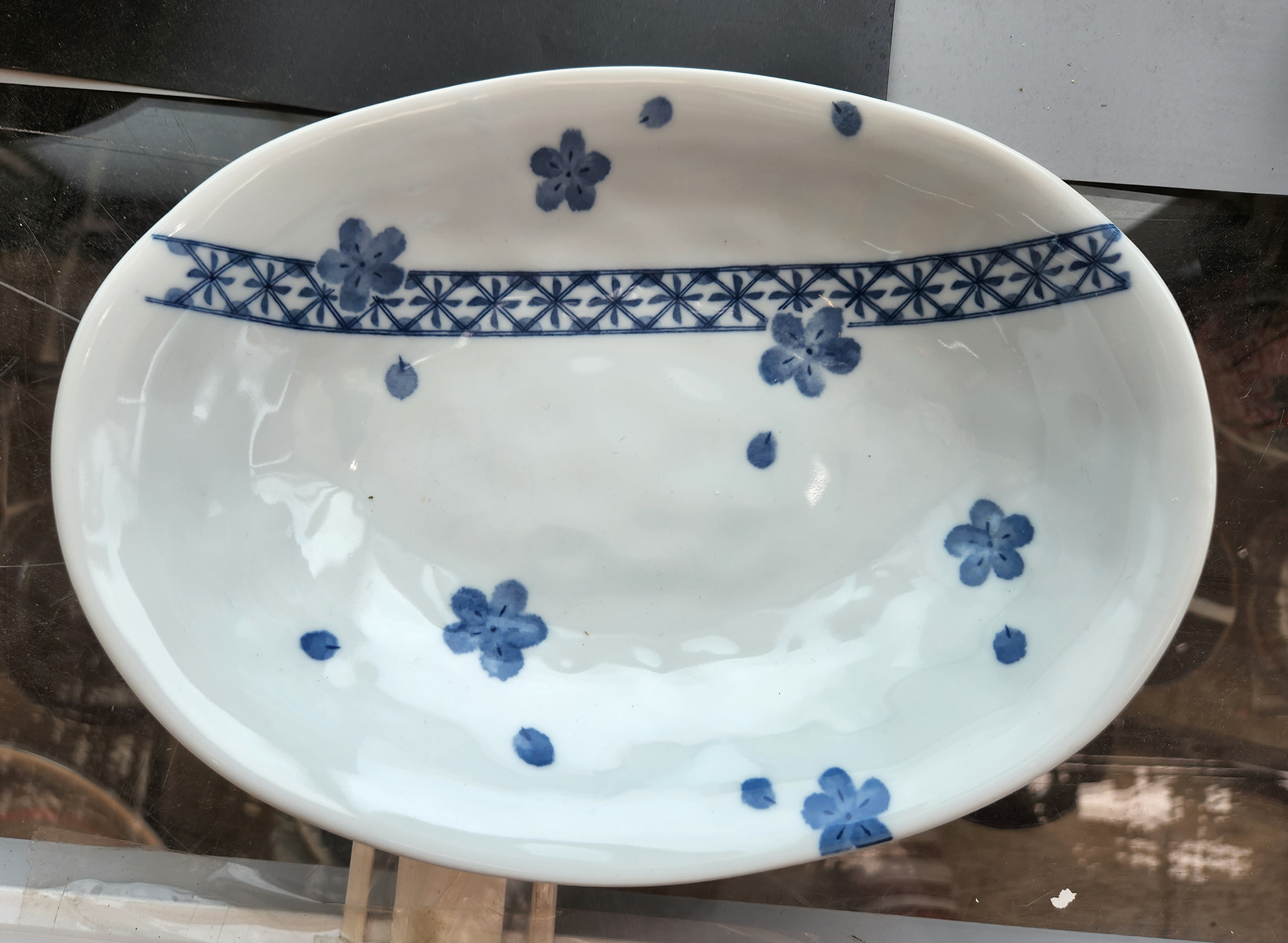 od0204-010/청색 꽃무늬 흰 타원볼/24x18.5x6cm/일본그릇